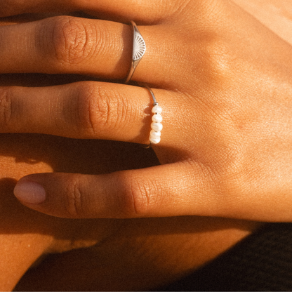 Mini Pearls Ring