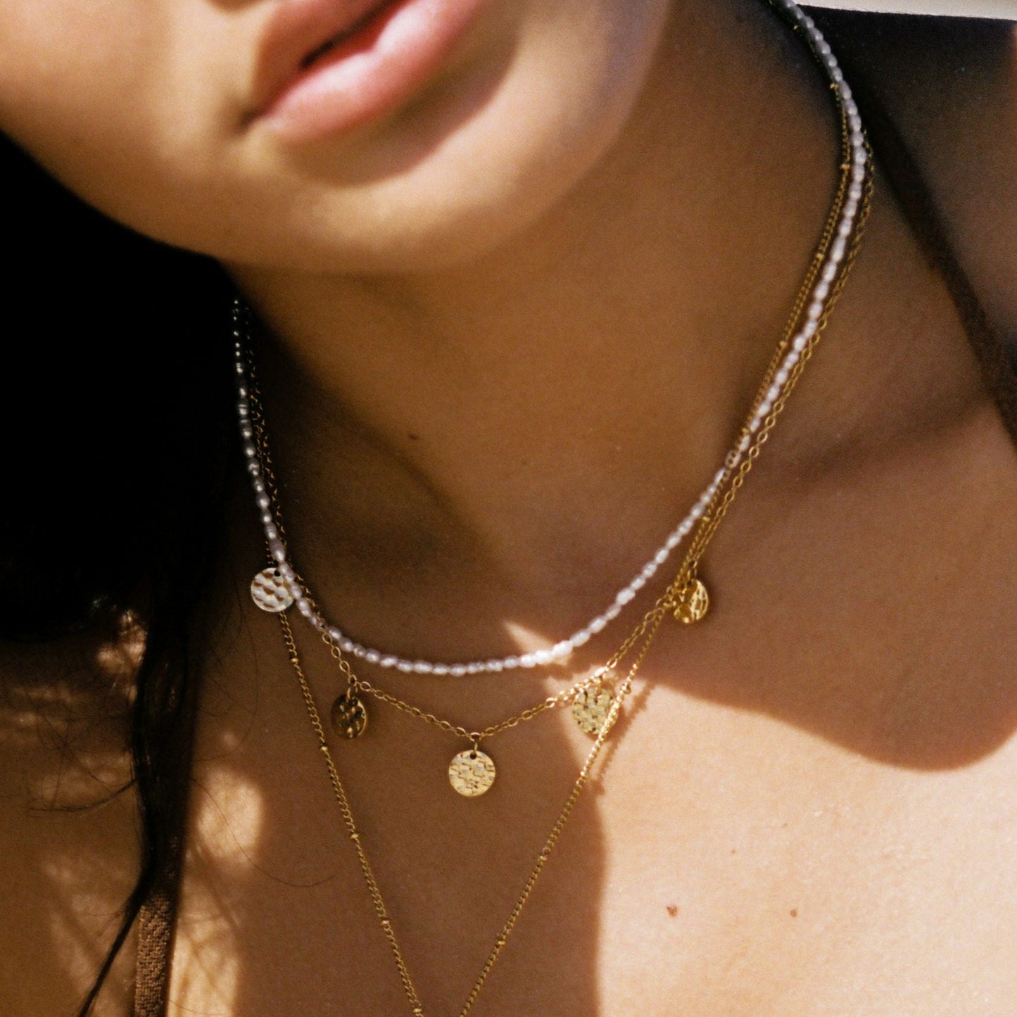 Tiny Pearls Choker